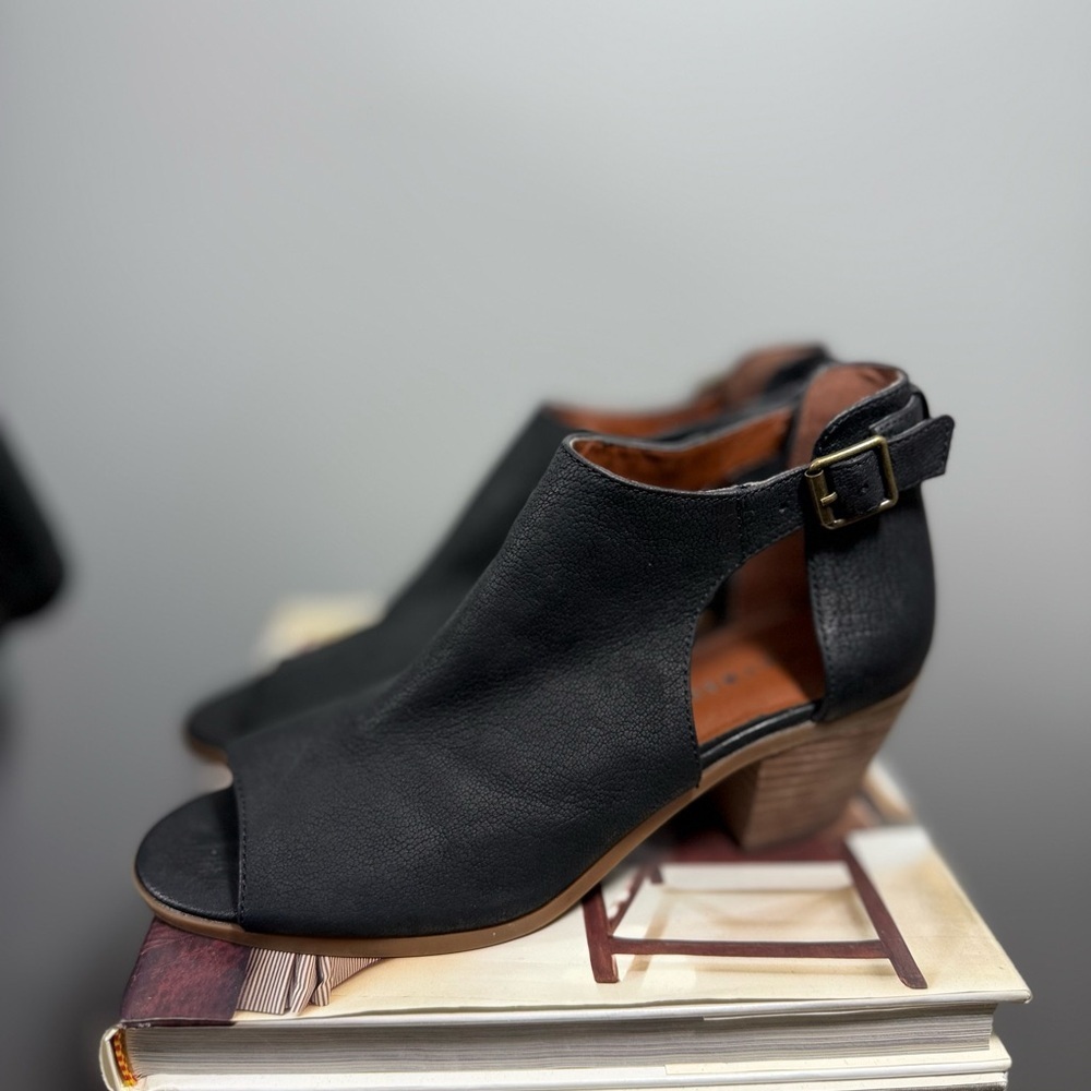 Lucky Brand Black Women's Leather Peep-Toe Heels